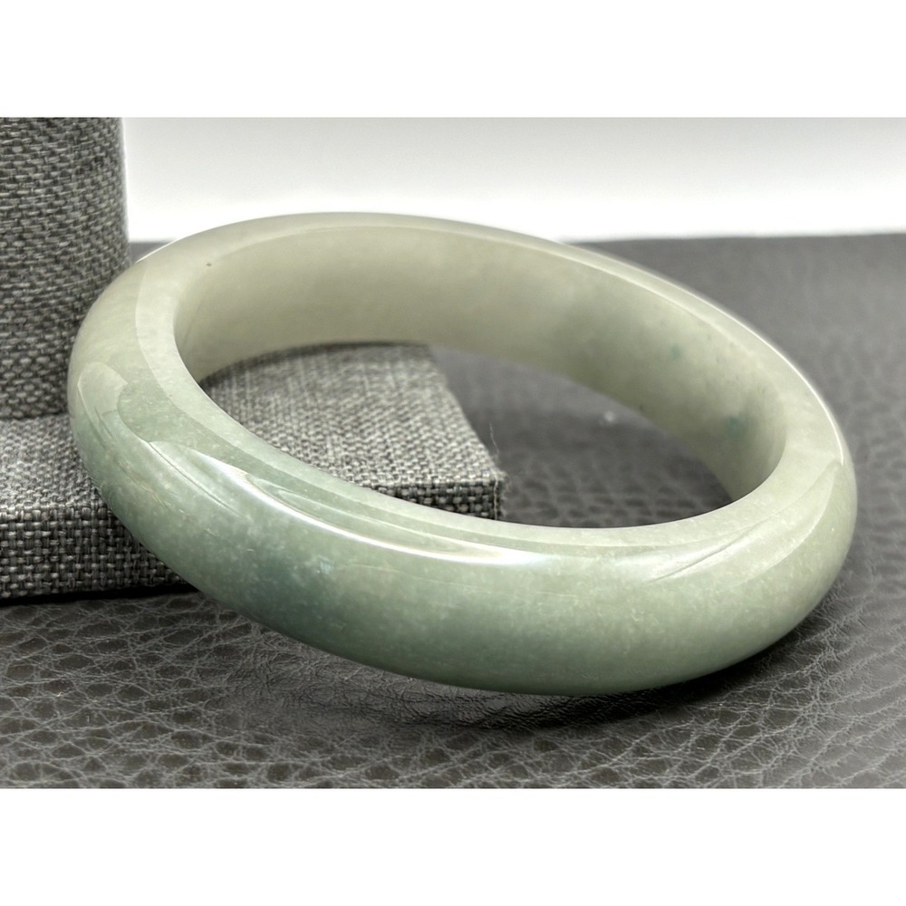 Green Jadeite Bangle Bracelet - Elegant Green Jade Bracelet